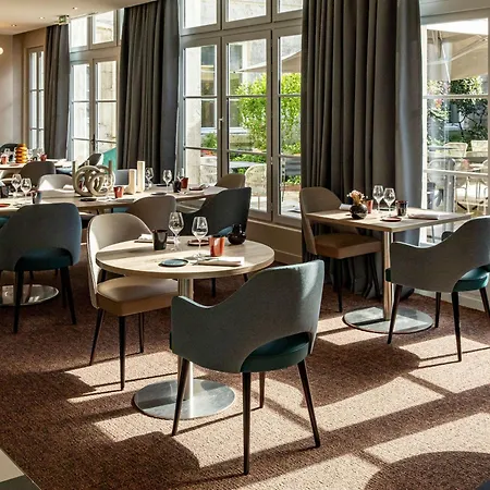 Mercure De France 4*