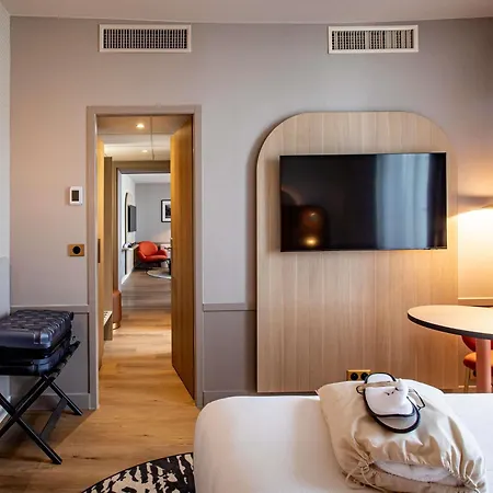 Hotel Mercure De France 4*