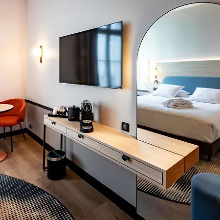 Mercure De France 4*