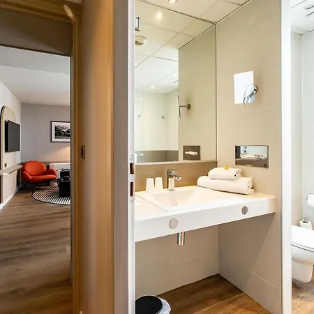 Mercure De France 4*