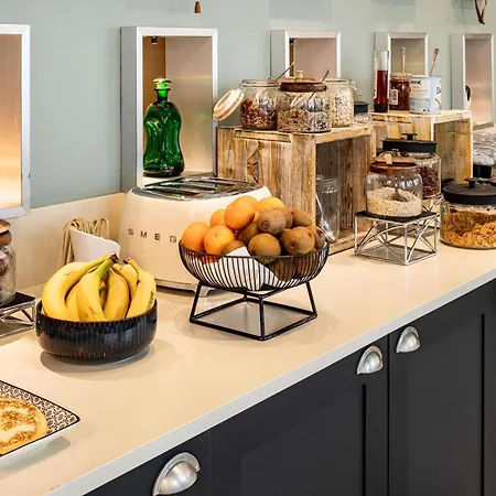 Mercure De France 4*