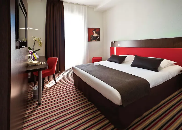 Mercure De France 4*
